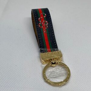 ✅ PRICE IS FIRM ✅ Fashion Black and Gold Key Holder